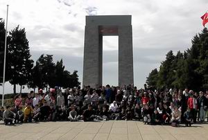  Ankaralı Öğrenciler Şehitlikleri Gezdi 