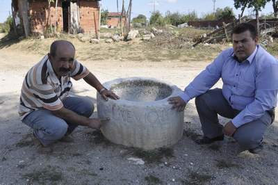  400 Yıllık Dibek Taşı Görenleri Şaşırtıyor 