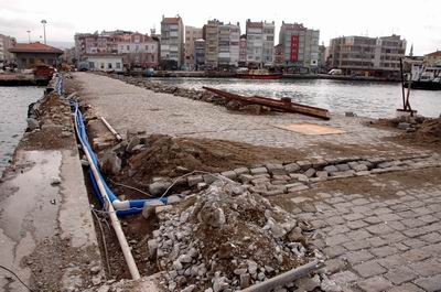  60 Yıllık İskele Bakıma Alındı 