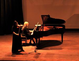  Çomü’de Keman Ve Piyano Konseri 