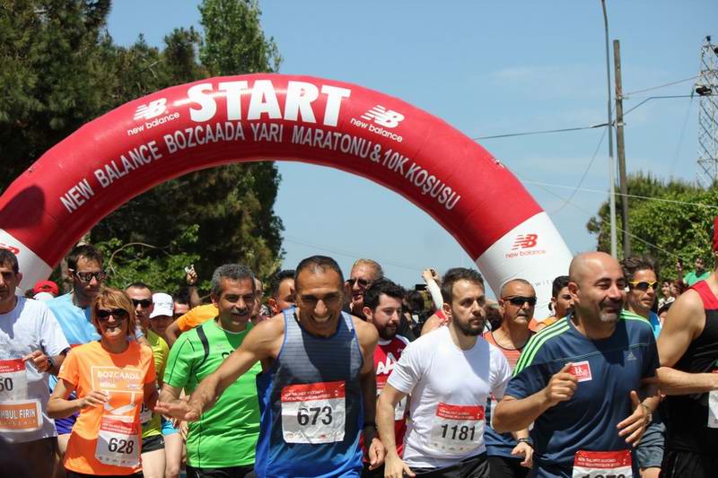 3 Bin Kişi Bozcaada Yarı Maratonunda Koştu 