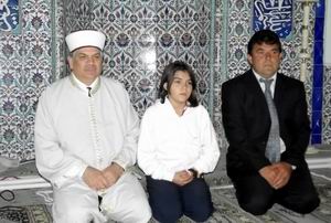  Moldovalı Aile Müslüman Oldu 
