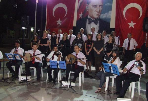  Çan Seramik Musiki Derneği’nden Halk Konseri 