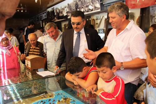  Çanakkale Ruhunu Yaşatan Gezici Müze Görele’de Ziyarete Açıldı 