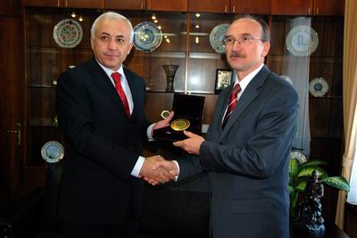  Özbekistan Başkonsolosu Abror Gulyamov’dan Valiliğe Ziyaret 