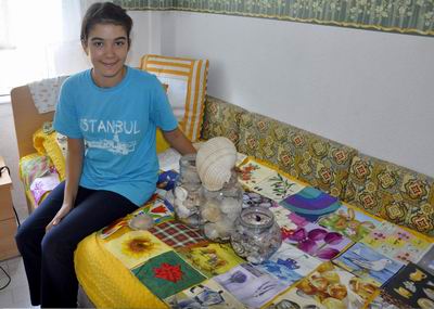  13 Yılda 2 Bin 500 Parfüm Şişesi İle Binlerce Peçete Topladı 