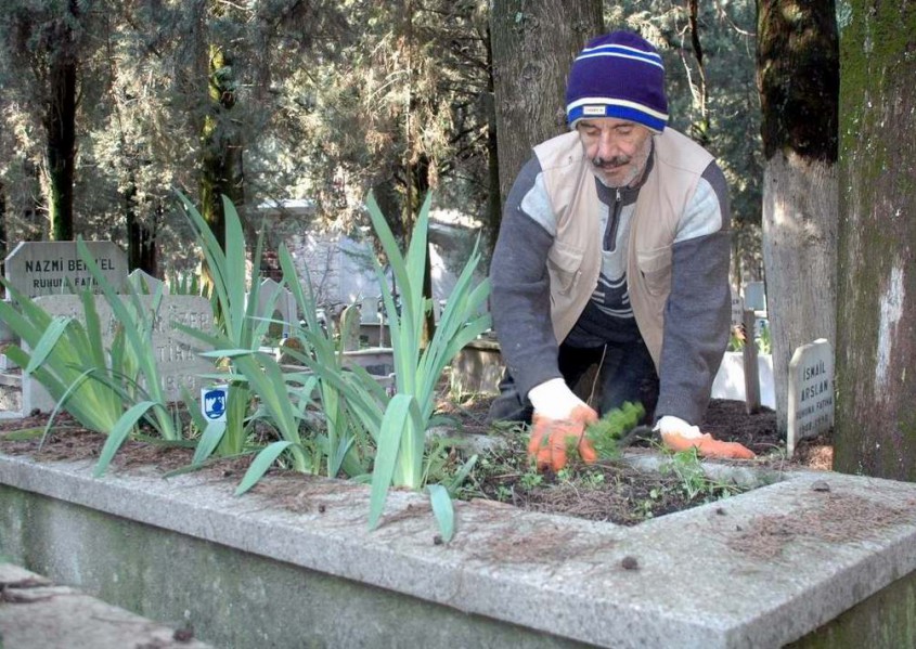  Rekor... 25 Yılda 15 Bin Kişiyi Mezara Gömdü 