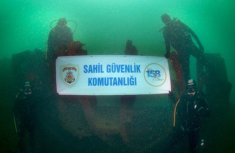  Sahil Güvenlik Çanakkale Grup Komutanlığından Saygı Dalışı 