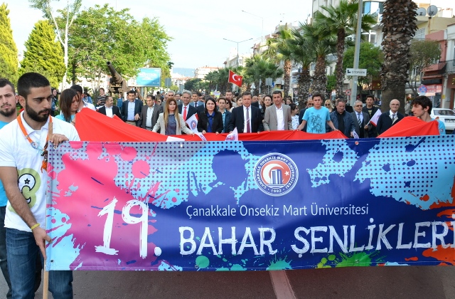  19. Bahar Şenlikleri Başladı 