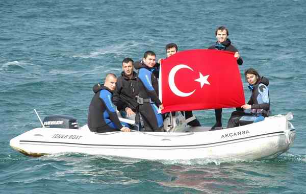  Çomü Sualtı Topluluğu Üyeleri Bozcaada Limanı İle Sahilleri Temizleyecek 