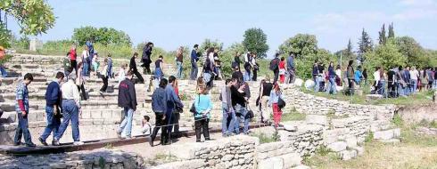  Troia’ya Yerli Ve Yabancı Turist İlgisi  