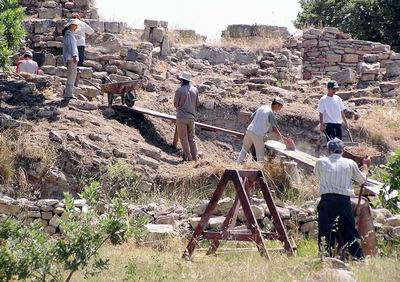  Troia Antik Kenti Gün Işığına Çıkarılıyor 