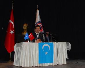  Çomü’de Doğu Türkistan Konferansı 
