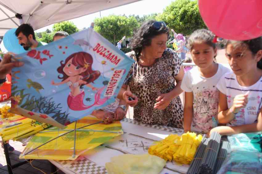  Bozcaada Uçurtma Şenliği İle Renklendi 