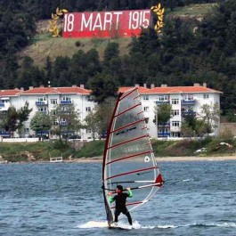 Çanakkale Boğazı'nda Rüzgar Sörfü Keyfi