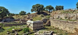 Binlerce Yıllık Tarihi Geçmişe Sahip Troia Antik Kentinden Genel Görünüm