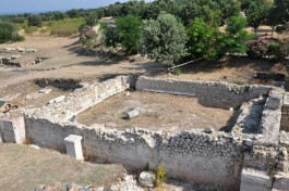 Ezine İlçesine Bağlı Dalyan Köyü Yakınlarındaki Alexandria Troas Antik Kenti