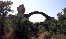 Ezine İlçesine Bağlı Dalyan Köyü Yakınlarındaki Alexandria Troas Antik Kenti