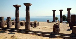 Assos Antik Kentindeki Athena Tapınağı Kalıntıları