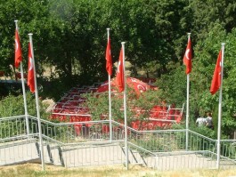 Gelibolu Fener Tepesinde Bulunan 'Bayraklı Baba Türbesi'