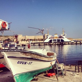 Bozcaada Feribot İskelesi ve Liman