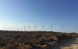 Bozcaada Batı Burnunda Elektrik Üretimi Yapan Rüzgar Gülleri