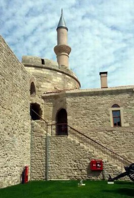 Çimenlik Kalesi İçindeki Tarihi Camii