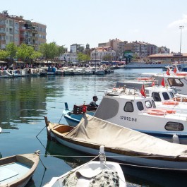 Kordon Boyundaki Balıkçı Barınağı