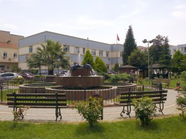 Çanakkale Devlet Hastanesi Bahçesi