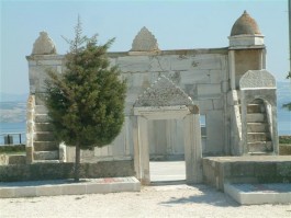 Gelibolu Fener Mevkiinde Açıkhava Camii Olarak Hizmet Veren 'Azaplar Namazgahı'