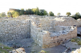 Troia Antik Kenti'ndeki Tarihi Duvarlar