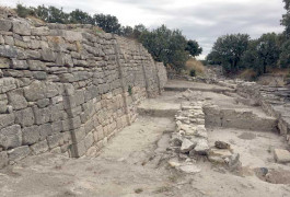 Troia Antik Kenti'ndeki Tarihi Kalıntılar