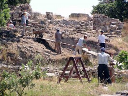 Troia Antik Kentindeki Kazı Çalışmalarından Görüntü