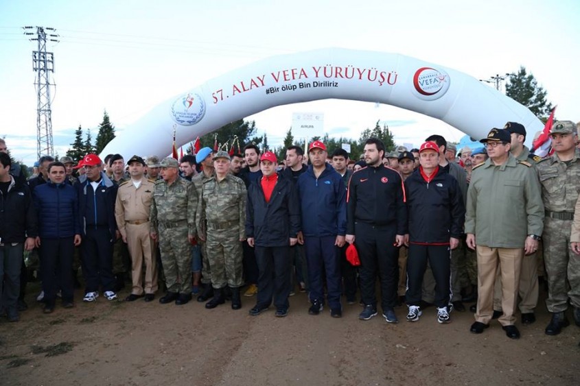  Binlerce Genç 57. Alay Vefa Yürüyüşüne Katıldı 