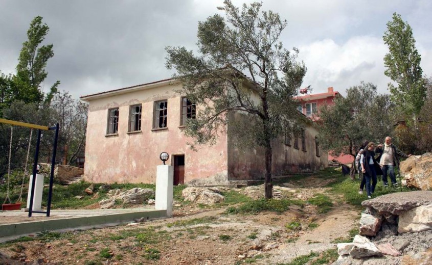  Adatepe Köyündeki Tarihi Okul Enerjisini Güneşten Sağlayacak 