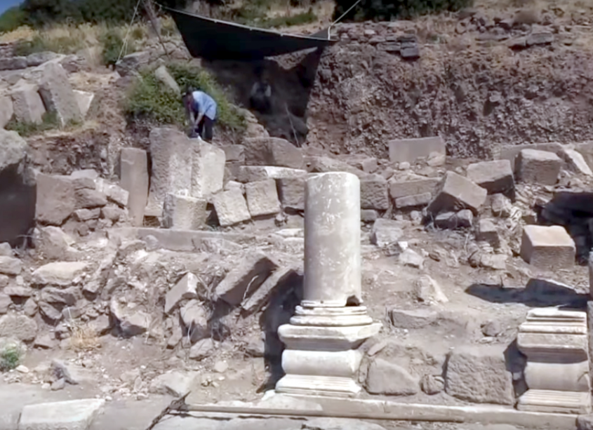  Assos’ta 2 Bin 200 Yıllık Roma Dönemi Çeşme Kalıntılarına Ulaşıldı  