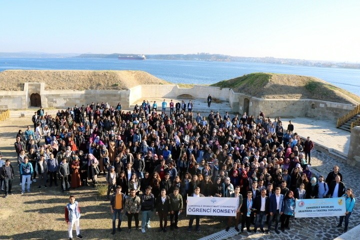  500 Öğrenci Gelibolu Yarımadası’nda Atalarını Andı 