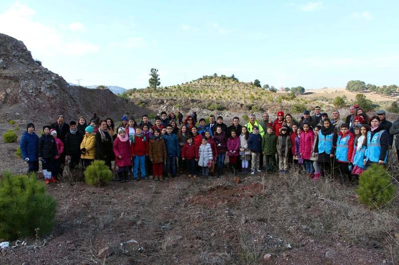  Atikhisar Barajının Etrafına Fidan Diktiler 