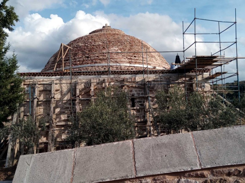  Ayvacık’taki 700 Yıllık Tarihi Caminin Restorasyonu Sürüyor 