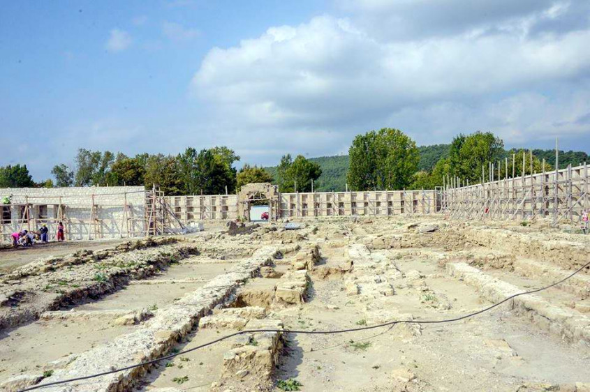  Tarihi Bigalı Kalesi’nin Restorasyonu Sürüyor 