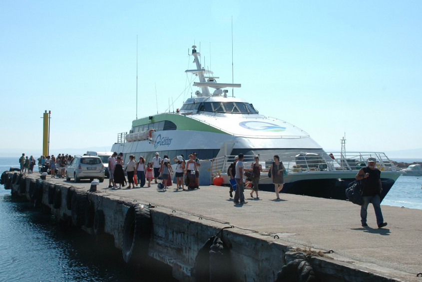  Bozcaada ve Gökçeada Deniz Otobüsü Seferleri Başlıyor 