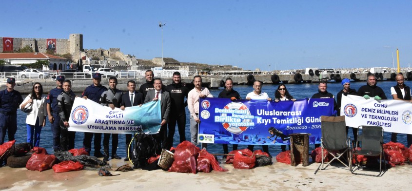  Bozcaada’da Yarım Saatte Deniz Dibinden 40 Çuval Çöp Toplandı  