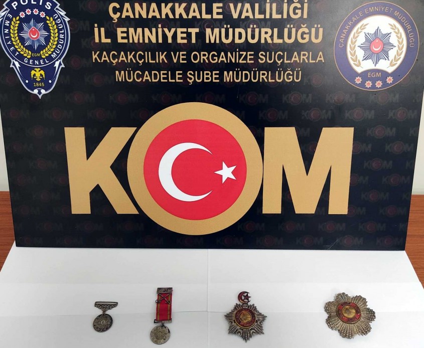  Çanakkale’de Osmanlı Dönemine Ait Madalyalar Ele Geçirildi 