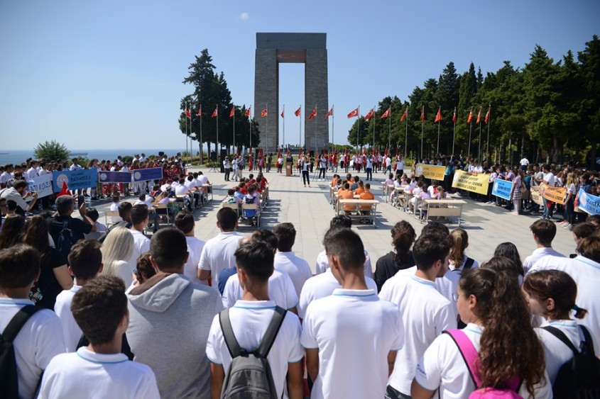  700 Öğrenciye Şehitlikle Uygulamalı Ders 