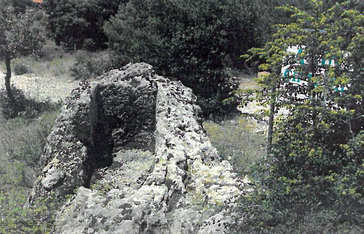  Bayramiç’te Tarihi Kaya Mezarı Bulundu 