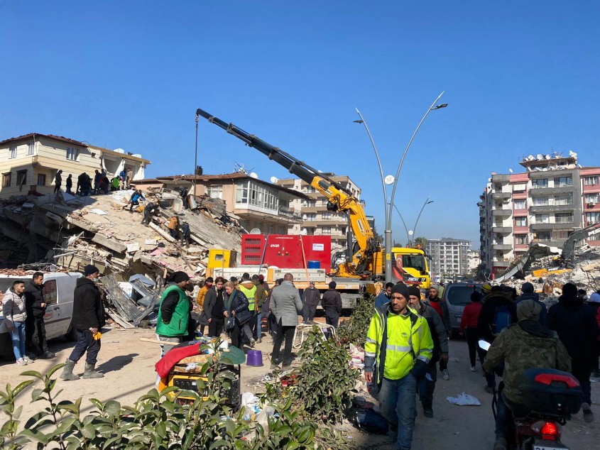  Deprem Yardımlarında Çanakkale Tek Vücut Oldu 