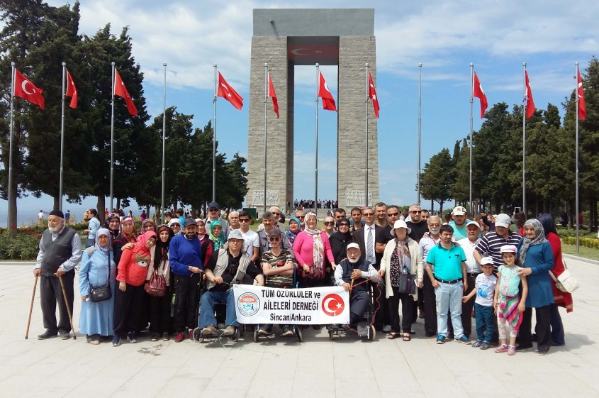  Engelliler Gelibolu Yarımadası’ndaki Şehitlikleri Gezdi 