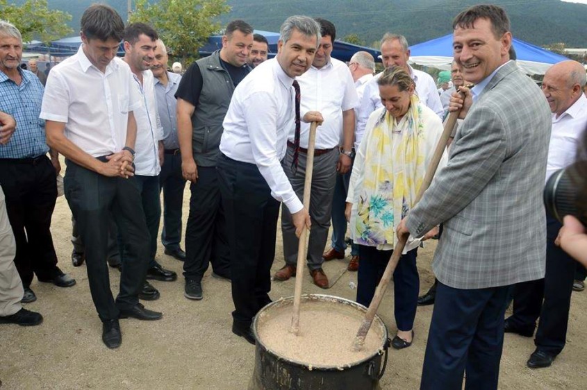  Yenice’de “Issız Cuma Hayrı ve Tarım Fuarı” Düzenlendi 