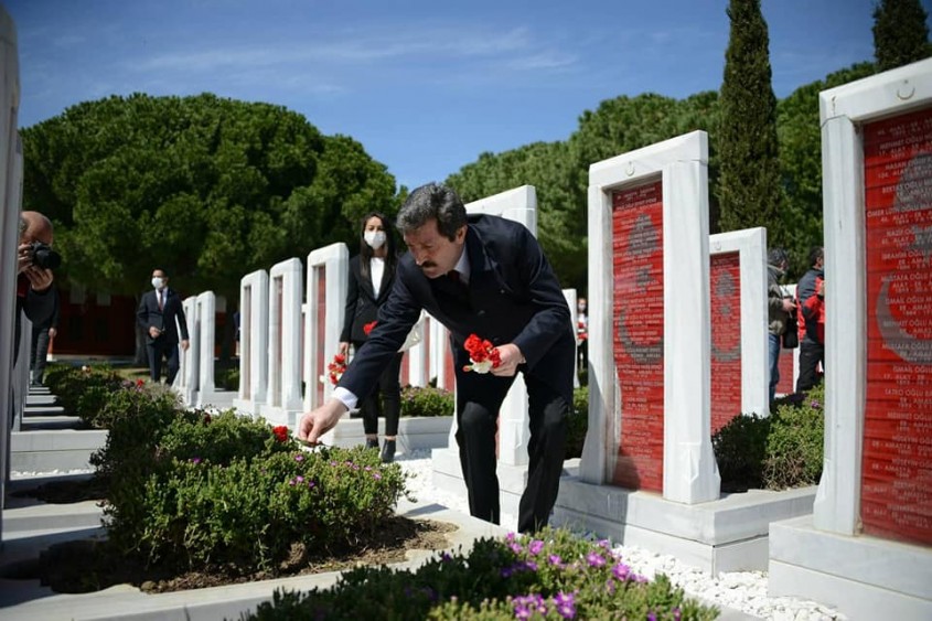  Çanakkale Şehitler Abidesi’nde Buruk Tören 