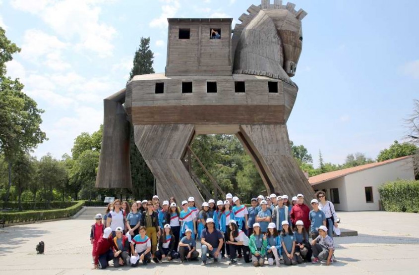  Öğrenciler Troya’yı Gezdi 